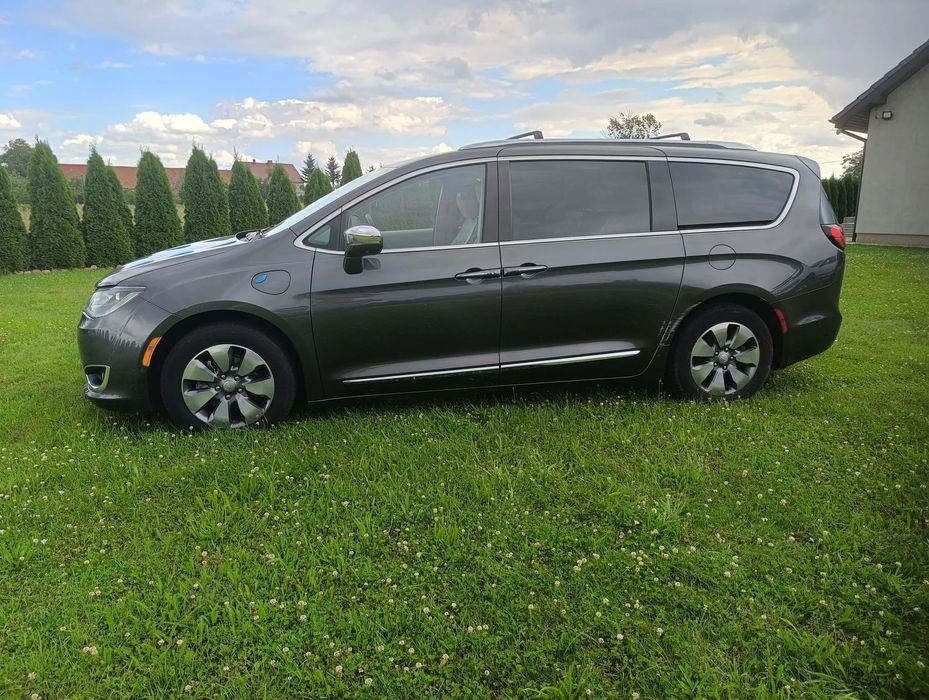 Chrysler Pacifica HYBRYDA – 7-osobowy komfort – 3.6 V6 – automat – USA