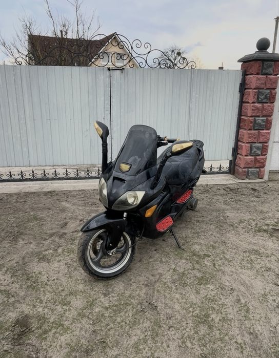 Продам скутер 150кубів