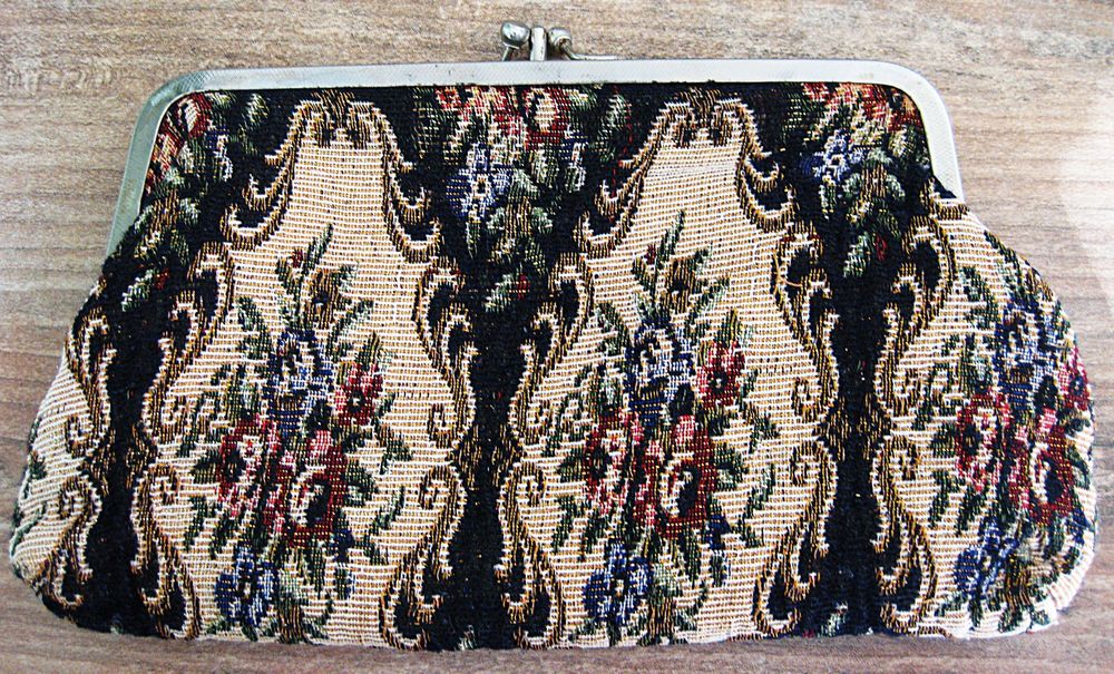 Косметичка с люрексом винтажная