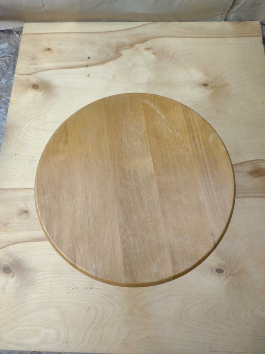 Kwietnik mały . wys. 28 cm.