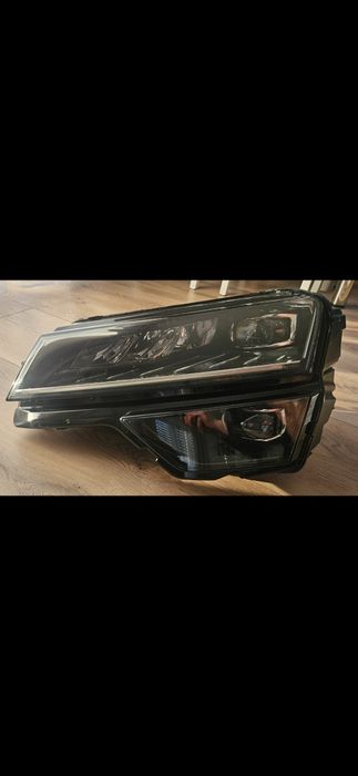 SKODA KAROQ Lampa Full Led Lewa Przód