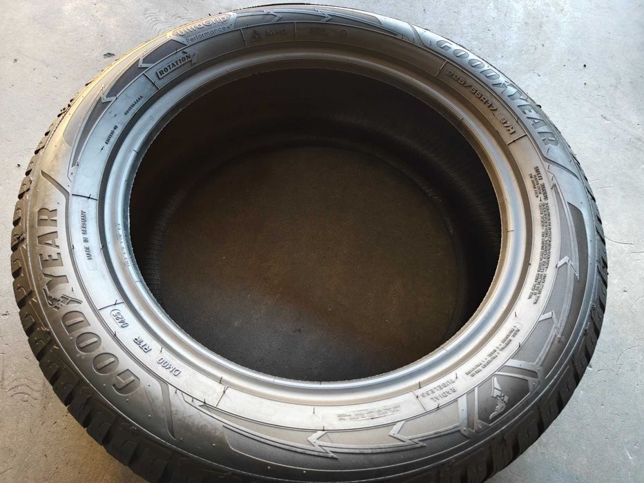 R17 225/55 шини зимові вживані імпортні GoodYear Ultraprip Performance рік25 виробництво Германія