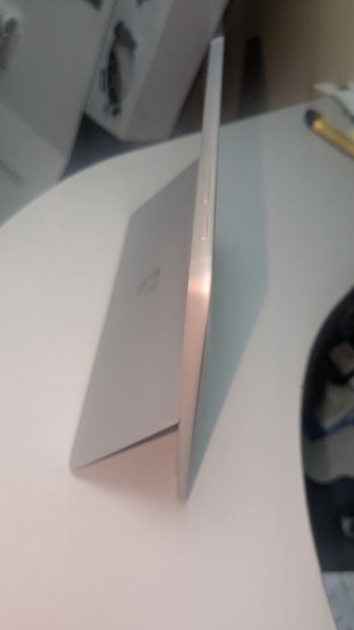 Microsoft Surface Go 3 Pentium 10.5" 8/128