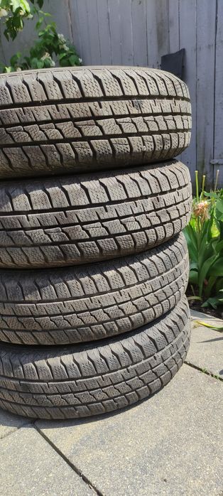 Opony zimowe z 2017r 7mm 155/70/13 Points N