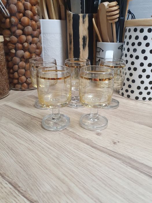 Stare kieliszki do wódki PRL złota obwodka 5 szt