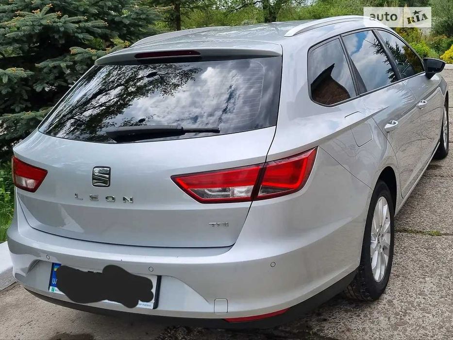 Автомобіль Seat Leon 2014