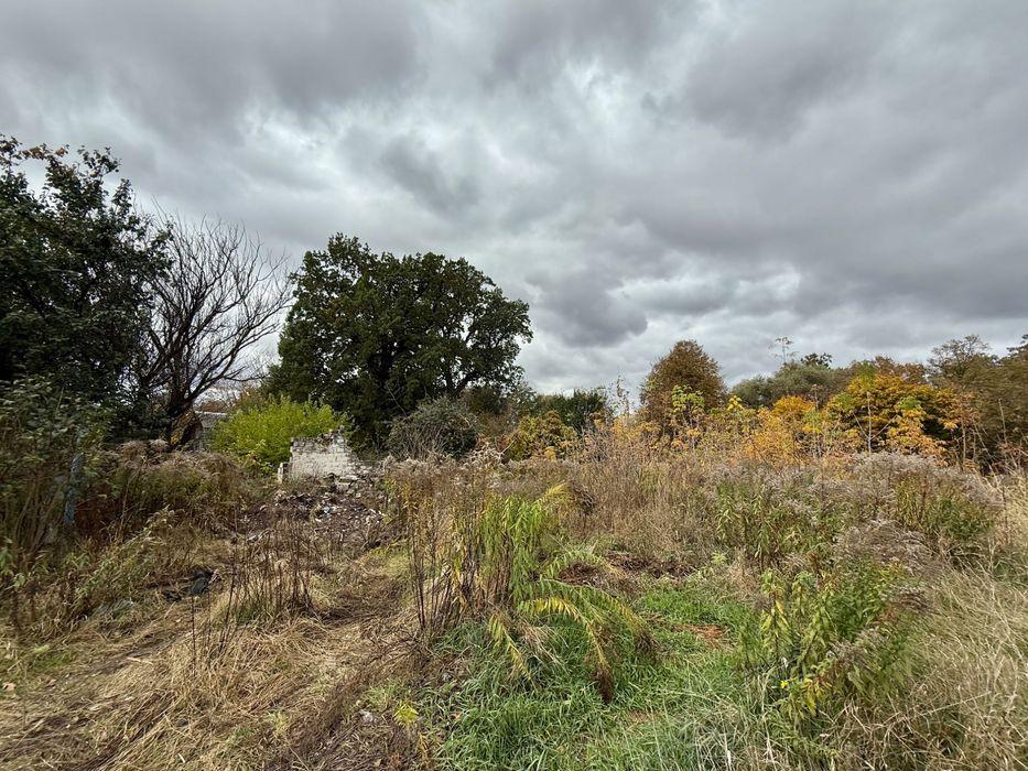 Продаж земельної ділянки правильної форми під приватний будинок