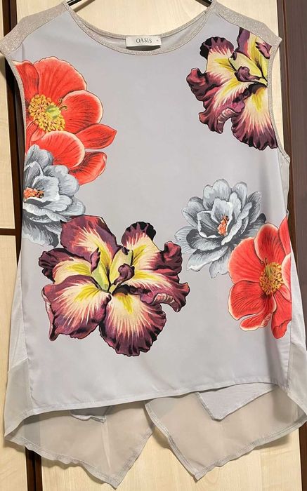 Bluzka damska Oasis w kwiaty.