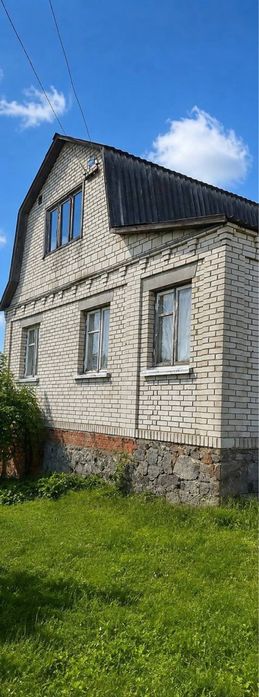 Продаж дачного будинку з ділянкою