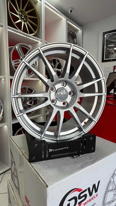 Jante Look OZ Ultra 18×8 ET40 5×112 – Cinza