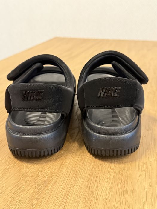 Босоніжки спортивні Nike