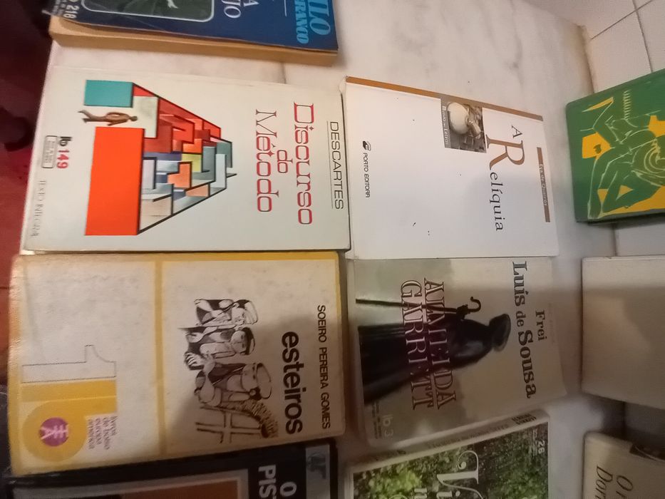 Conjunto de 12 Livros Diversos