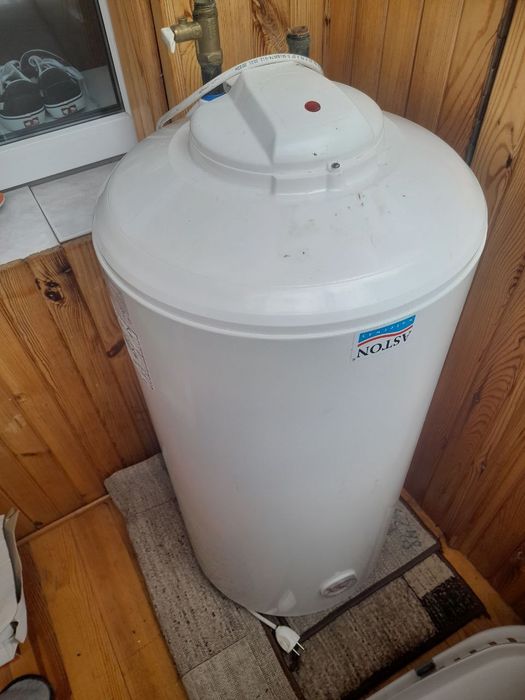 Бойлер Aston на 100 л., почти новы, мало пользовались