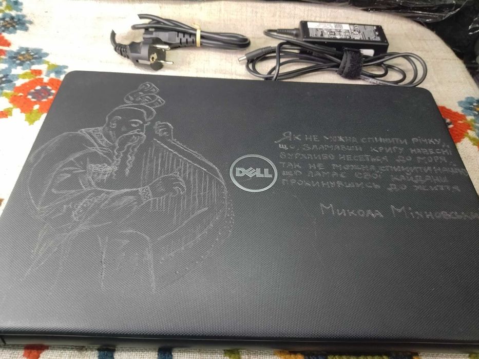 Dell vostro i3-7020u/8gb DDR4/128 SSd/15,6 + зарядка, сумка