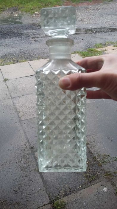 Kryształowa karafka z korkiem stara PRL dobrze zachowana