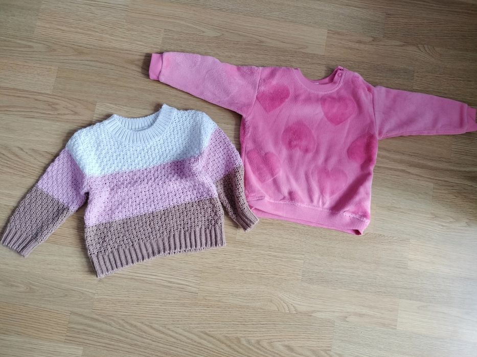 Zestaw ubranek dla dziewczynki w rozmiarze 80