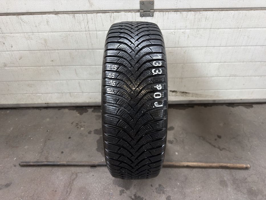 Pojedyncza opona zimowa Hankook 215/65/16 98H