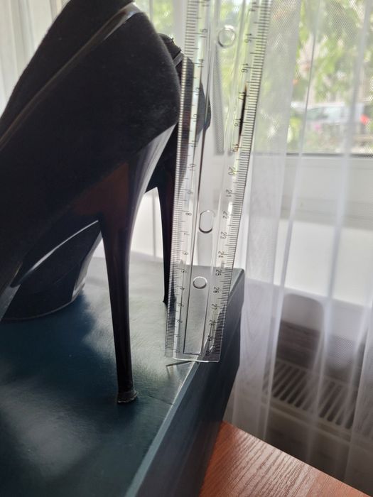 Туфлі замшеві braska 37 р