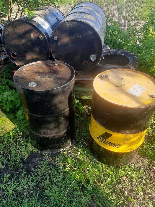 бочка металічна для поливу зберіганя пшениці