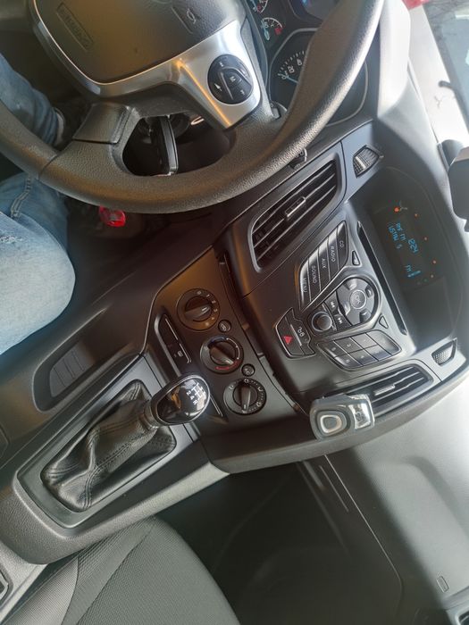 Ford Focus sedan 2014 r.