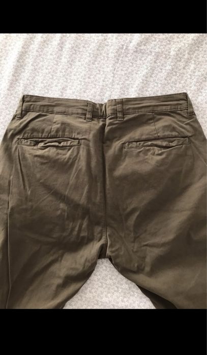 Calças verdes, chino skinny da marca Zara