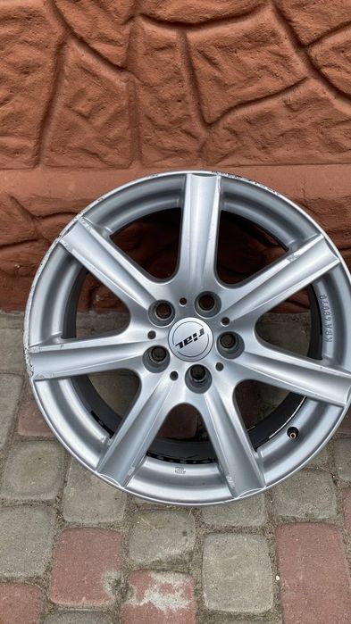 Продам титани р17 5 на112