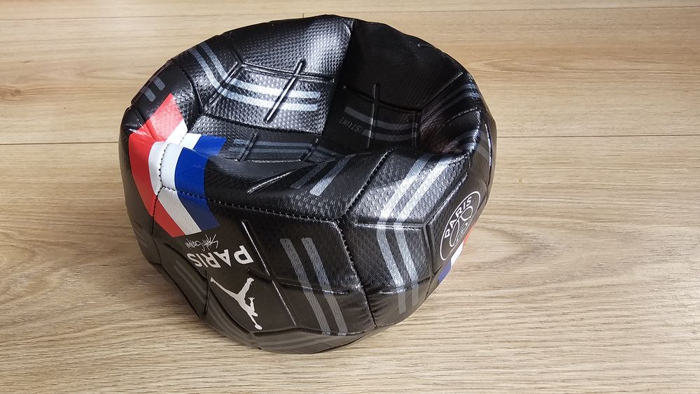 Pilka do piłki nożnej Jordan Paris