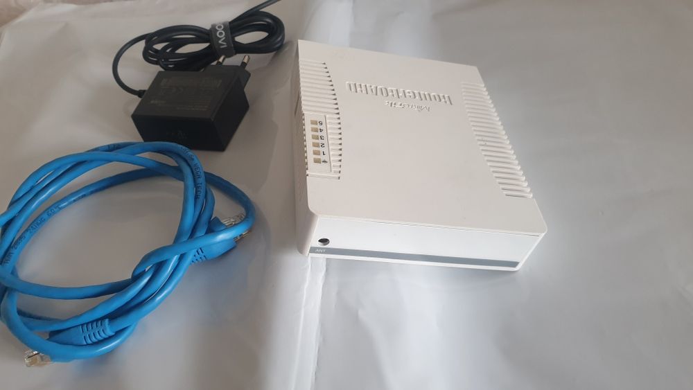 Роутер MikroTik RB751U-2HnD: 780 грн. - Роутери (маршрутизатори) Харків ...