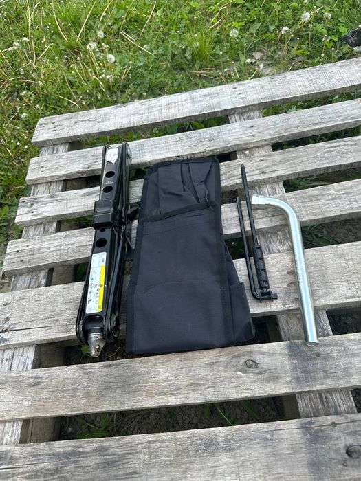 Домкрат оригінальний VW ID.4,ID.5,ID6, новий