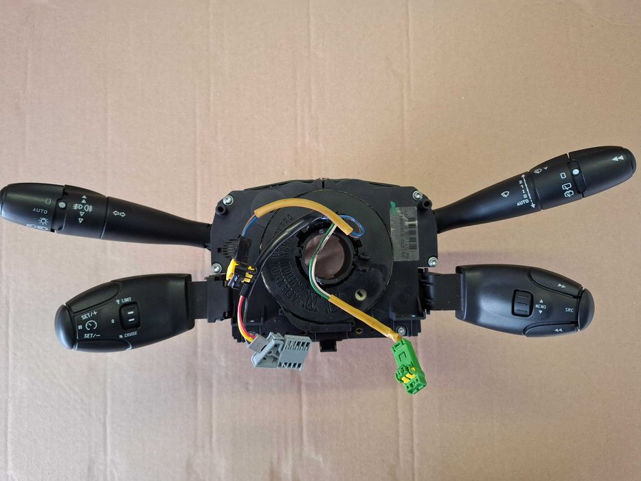 Na części Peugeot 207 1.6Thp maska błotnik drzwi EZW lampy poduszki