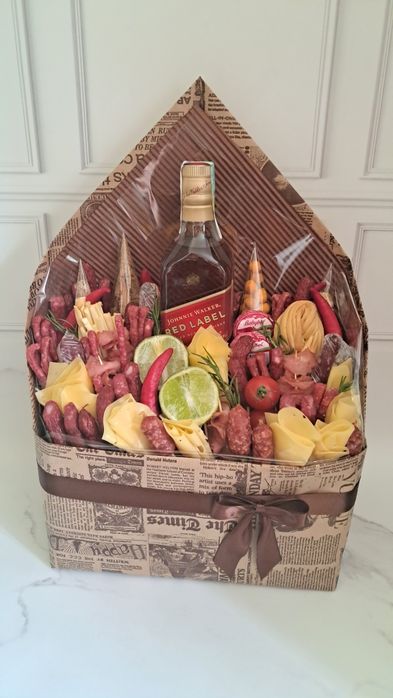 Вкусный конверт с колбасками, сыром и круасанами