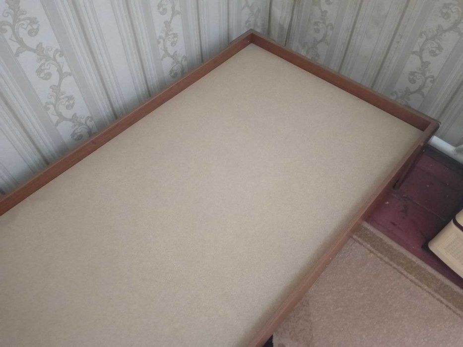 Продам кровать бу (205х100х43 см)