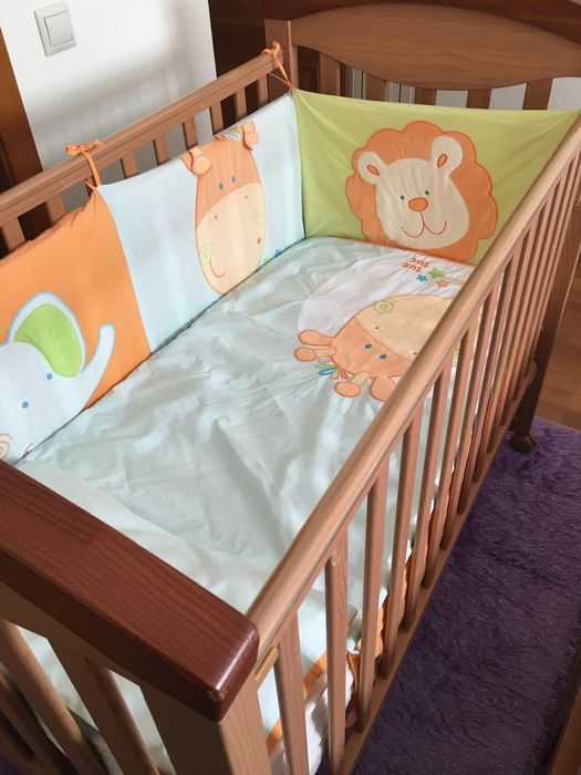 Berço com tudo o que esta na fotografia incluido