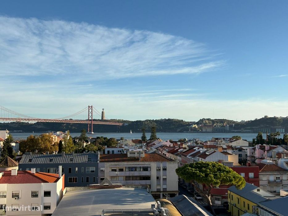 Apartamento T2 com Vista para Tejo na Ajuda, Lisboa