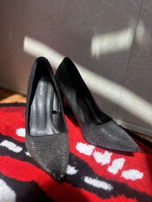 Стилтные туфли  размер 37