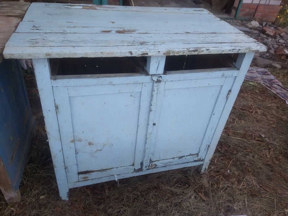 Продам тумбу старинную