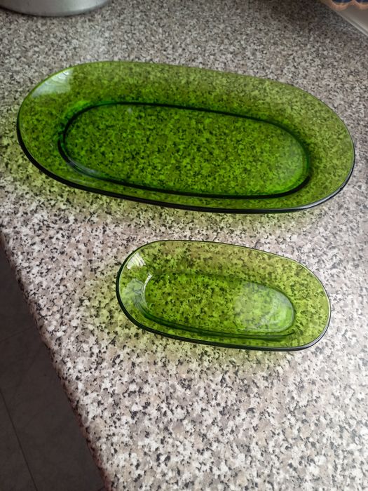 Serviço de jantar em vidro verde
