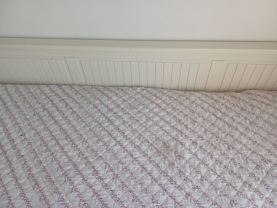 Cama Hemnes IKEA (individual/casal) + 2 colchões Sultan; desmontada