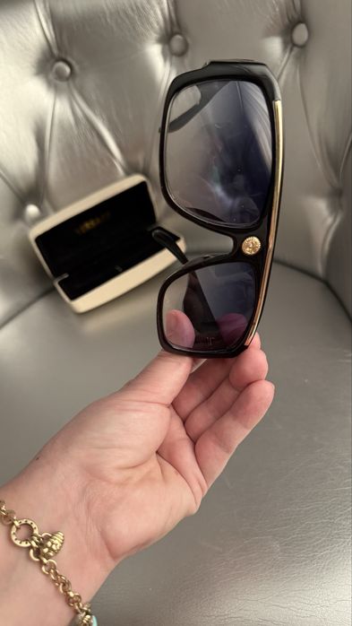 Сонцезахисні окуляри від Versace