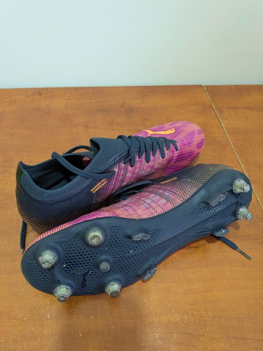 Chuteira puma ultra piso misto