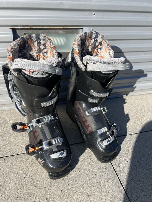 Botas ski nordica  hot road 95