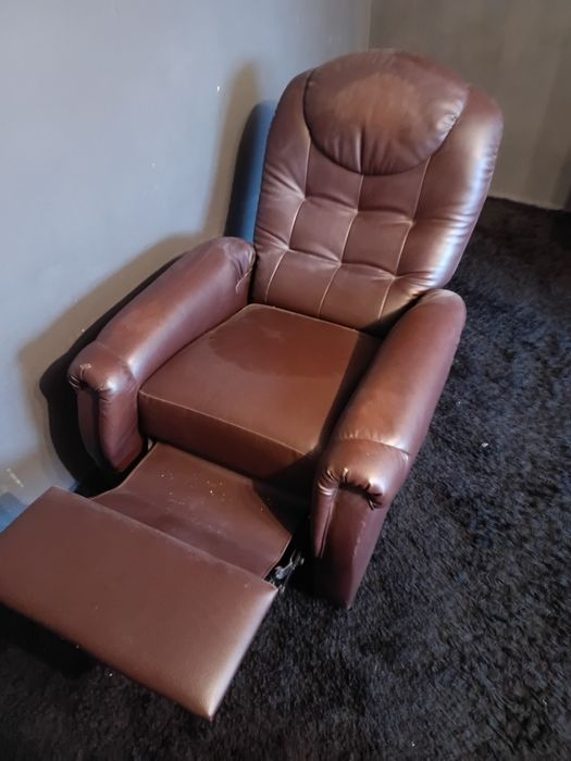 Fotel skórzany rozkładany
