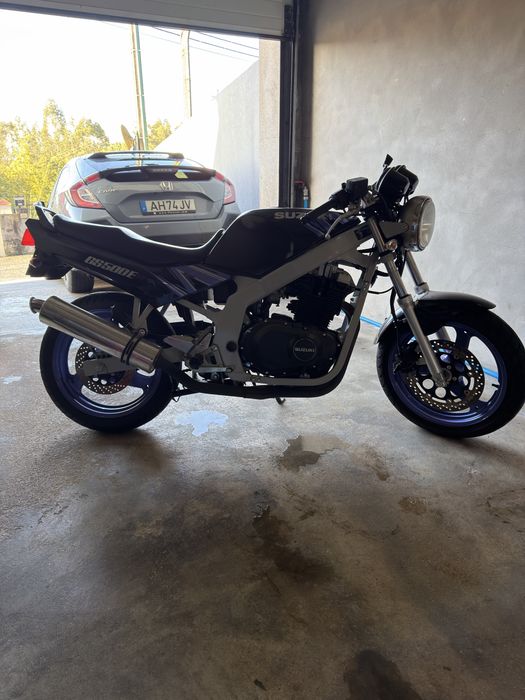 Moto suzuki Gs500E