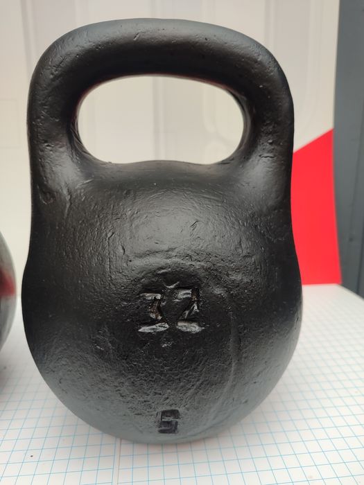 Гиря 16кг.32кг .спортивная