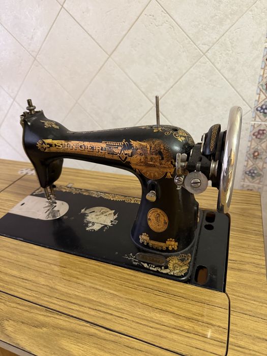 Maquina costura Singer com móvel