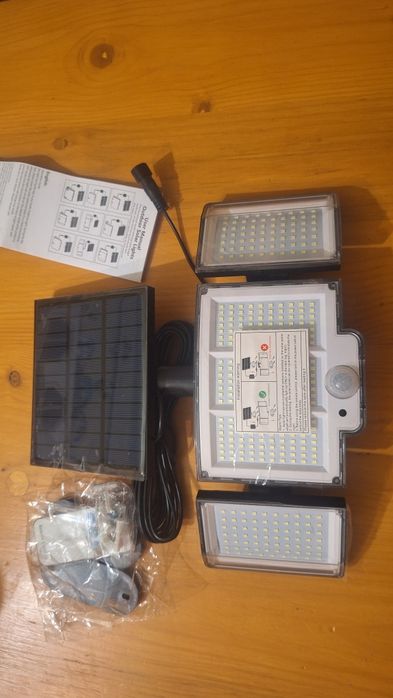 Потужний прожектор 328 LED на сонячній батареї Пульт (кабель 5 метрів)