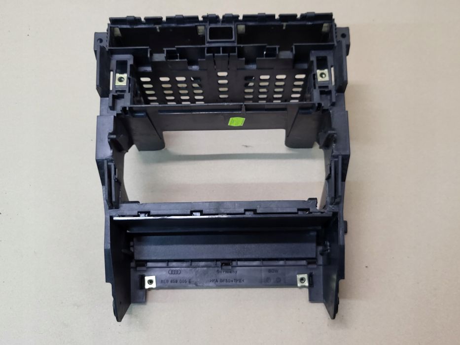 ramka obudowa kieszeń kosz radia deski led audi a4 b6 8e b7 8e0858005e oe