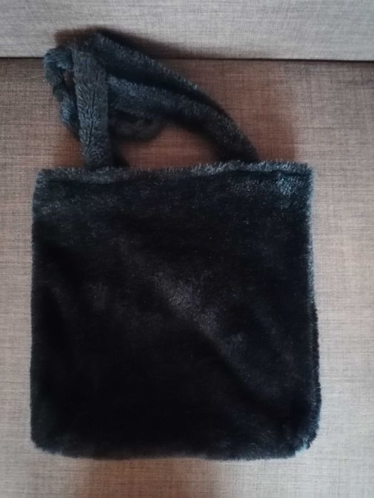 Torebka pluszowa damska