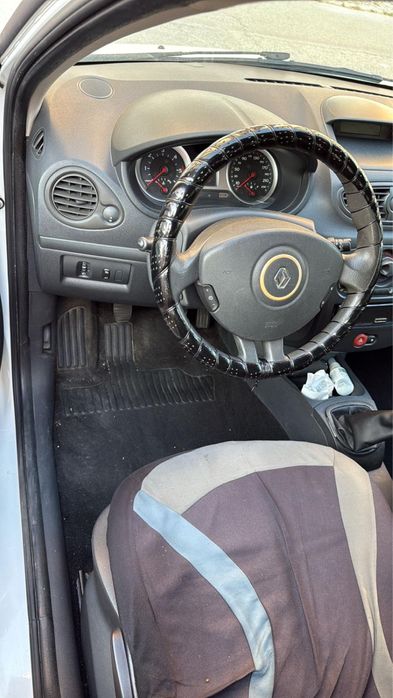 Renault Clio III 1.5 dCi (Ano 2008) – 5 Portas