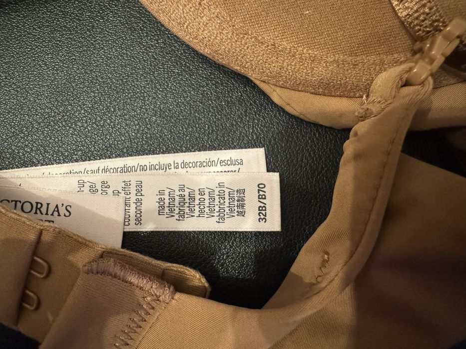 Biustonosz Victoria Secret 70B